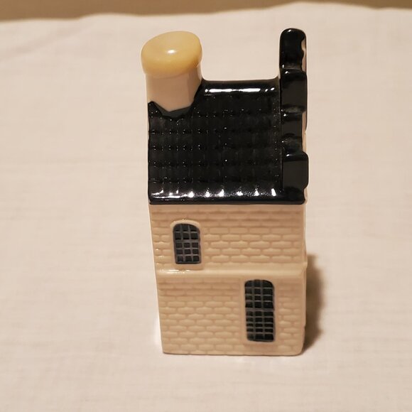 KLM DELFT BLUE HOUSE #22 SEALED - CLEAN!! - Picture 4 of 6